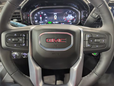 Used 2025 GMC Sierra 1500 Elevation AWD/4WD image 9