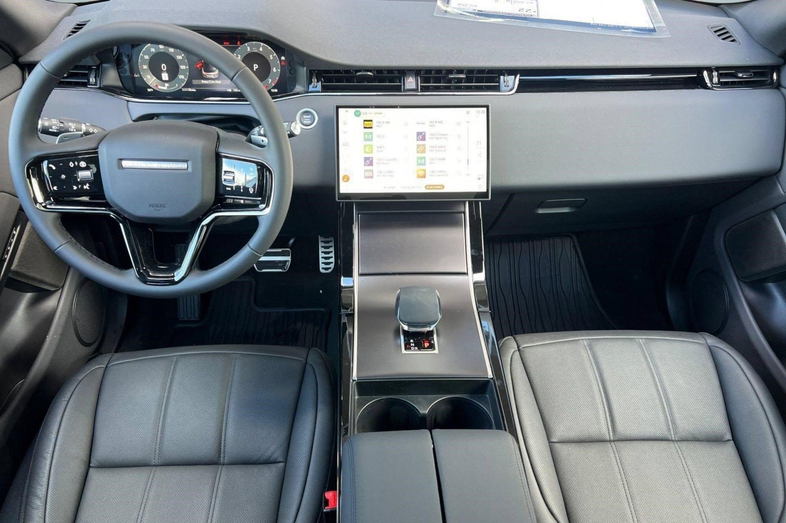 New 2026 Land Rover Range Rover Evoque Dynamic SE AWD/4WD image 11