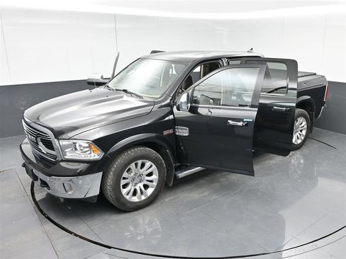 Used 2017 RAM 1500 Laramie Longhorn image 39