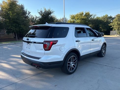 Used 2018 Ford Explorer Sport w/ Equipment Group 401A image 5