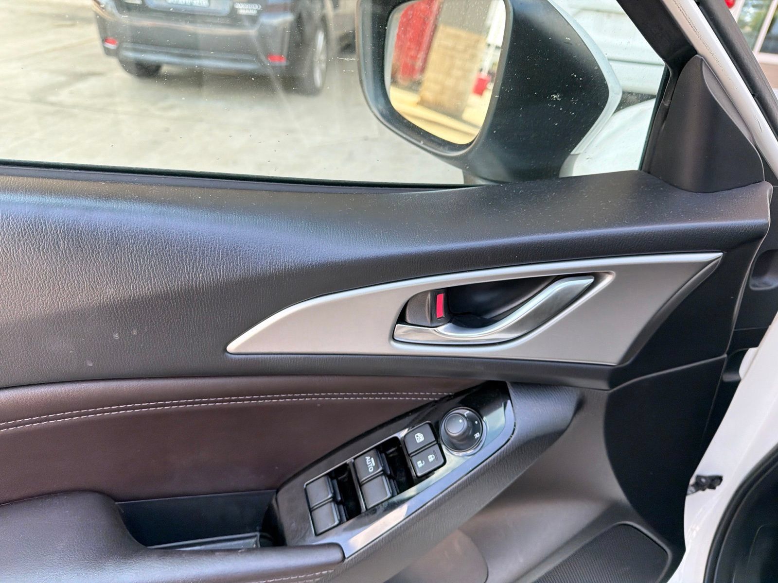 Used 2018 MAZDA MAZDA3 Touring FWD image 5