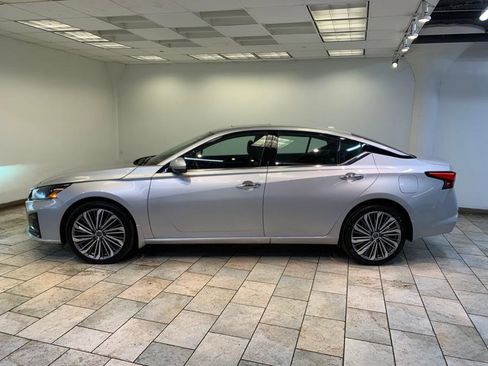 Used 2023 Nissan Altima 2.5 SL image 4