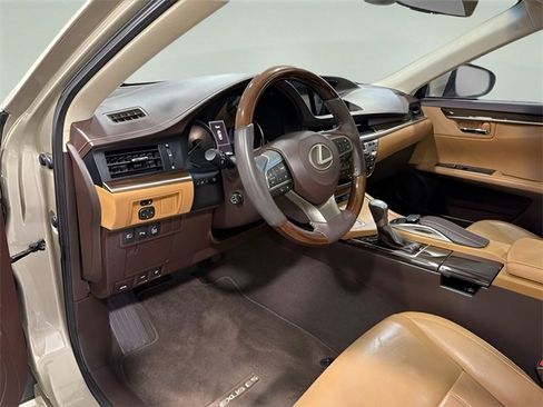 Used 2017 Lexus ES 350 image 10