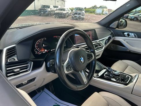 Used 2019 BMW X5 xDrive50i w/ M Sport Package AWD/4WD image 2