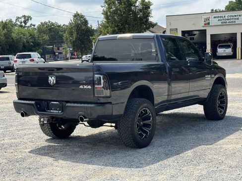 Used 2018 RAM 1500 Express w/ Express Value Package AWD/4WD image 4