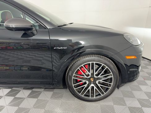 New 2025 Porsche Cayenne S AWD/4WD image 12