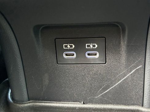 Used 2023 Toyota Prius XLE FWD image 21