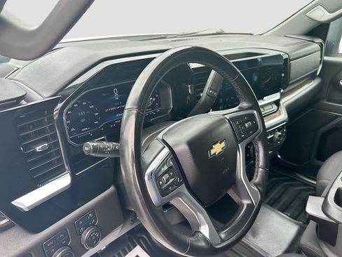 Used 2024 Chevrolet Silverado 3500 LT w/ Convenience Package AWD/4WD image 9