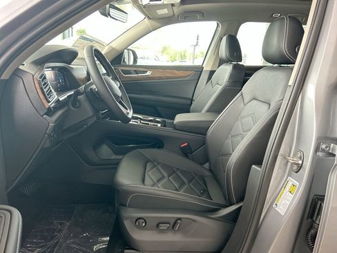 New 2026 Volkswagen Atlas SE image 10