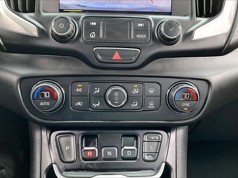 Used 2021 GMC Terrain SLT w/ Infotainment Package II image 34