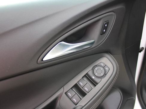 Used 2025 Buick Encore GX Preferred image 11