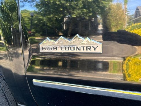 Used 2019 Chevrolet Silverado 2500 High Country w/ Duramax Plus Package AWD/4WD image 40