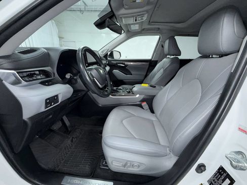 Used 2023 Toyota Highlander Limited AWD/4WD image 12