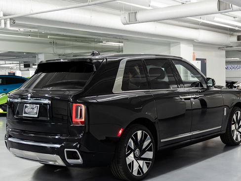 New 2026 Rolls-Royce Cullinan AWD/4WD image 6