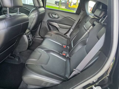 Used 2019 Jeep Cherokee Limited AWD/4WD image 19