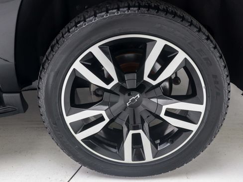Used 2020 Chevrolet Suburban Premier AWD/4WD image 30