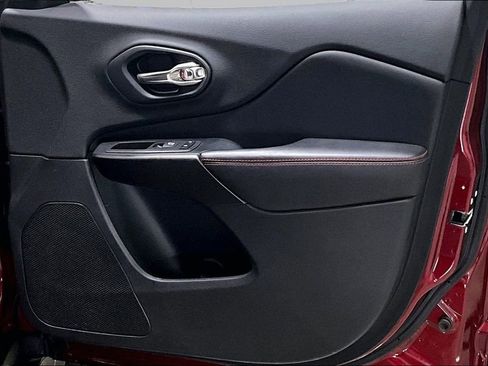 Used 2019 Jeep Cherokee Trailhawk w/ Comfort & Convenience Group image 27