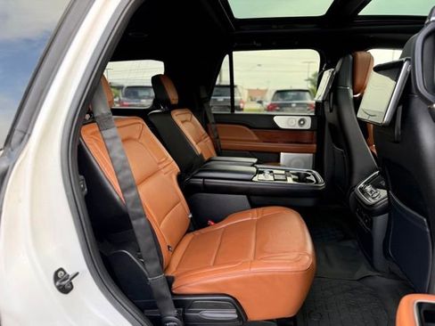 Used 2018 Lincoln Navigator Reserve w/ Technology Package AWD/4WD image 21