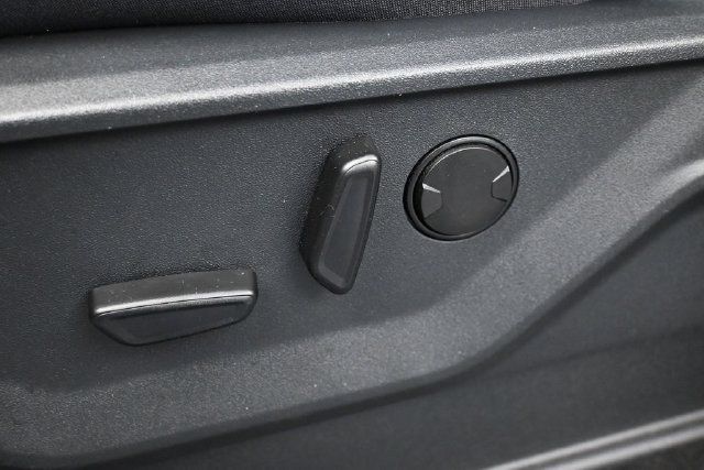 Used 2025 Ford Expedition Active RWD image 11