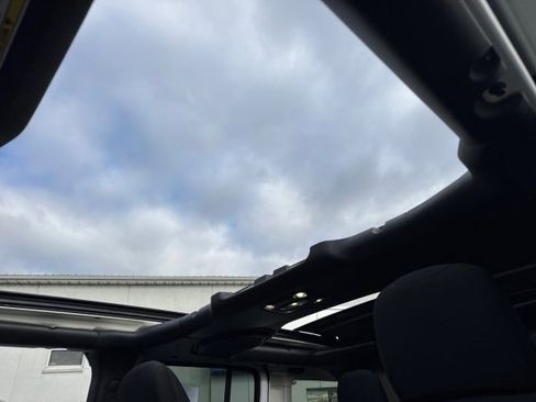 Used 2022 Jeep Wrangler Unlimited Sport w/ Sun And Sound Package image 18