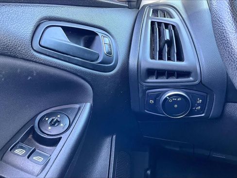 Used 2015 Ford Focus S FWD image 32