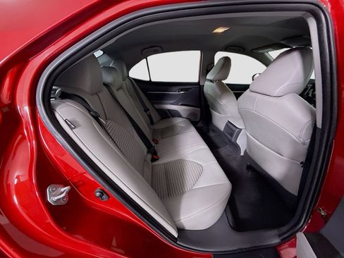 Used 2021 Toyota Camry SE w/ Carpet Mat Package (TMS) image 22