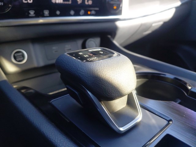 Used 2023 Nissan Rogue SV FWD image 20