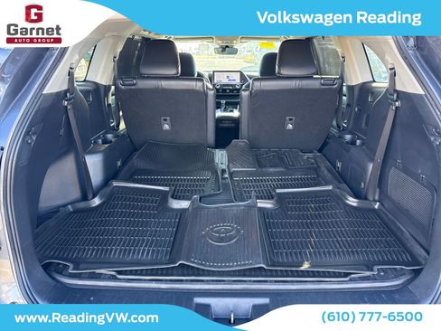 Used 2024 Toyota Highlander XLE image 27