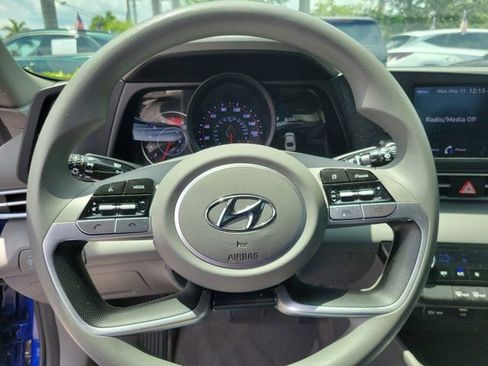 Certified 2023 Hyundai Elantra SEL FWD image 17
