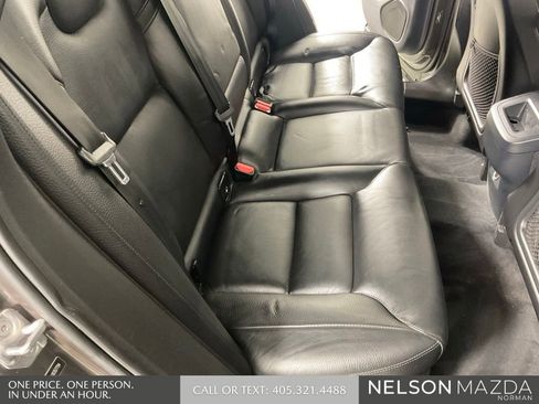 Used 2019 Volvo XC60 T5 Momentum w/ Premium Package FWD image 30