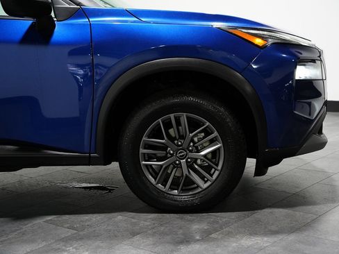 Used 2023 Nissan Rogue S image 4