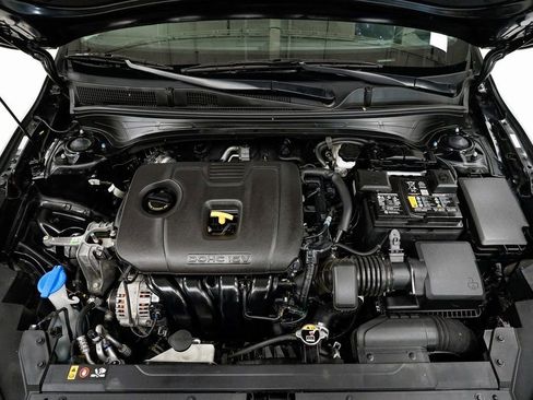 Used 2024 Kia Forte LXS image 3