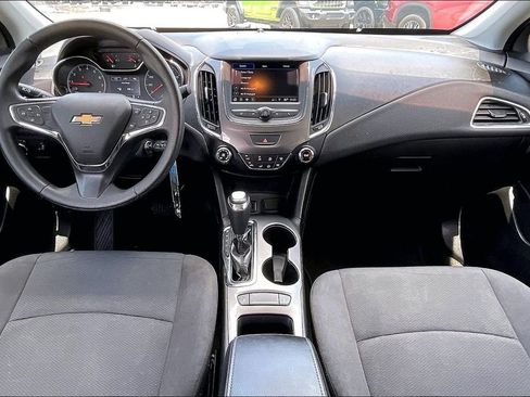 Used 2019 Chevrolet Cruze LS w/ LS Convenience Package FWD image 7