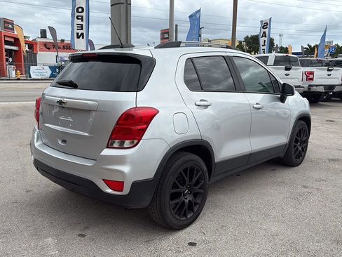 Used 2022 Chevrolet Trax LT w/ Sport Edition FWD image 5