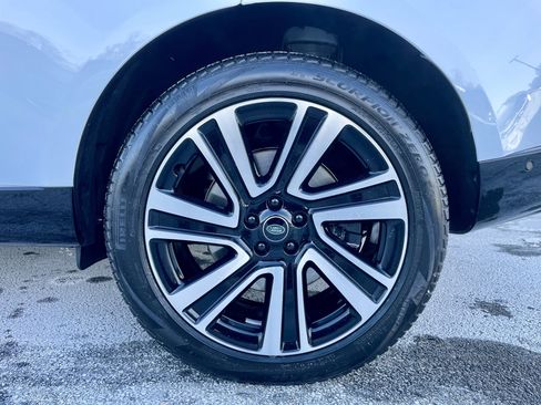 Used 2023 Land Rover Range Rover SE image 10