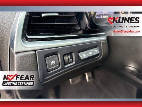 Used 2024 Cadillac XT6 Sport w/ Technology Package image 24