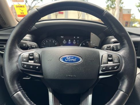 Used 2020 Ford Explorer XLT w/ Equipment Group 202A RWD image 17