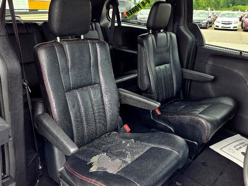 Used 2018 Dodge Grand Caravan GT image 12