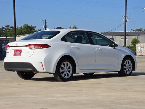 Used 2024 Toyota Corolla LE FWD image 5