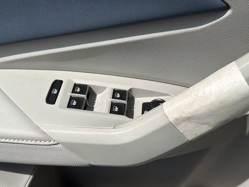 New 2026 Volkswagen Jetta SE FWD image 28