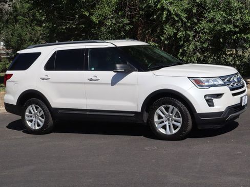 Used 2019 Ford Explorer XLT w/ Equipment Group 202A AWD/4WD image 2