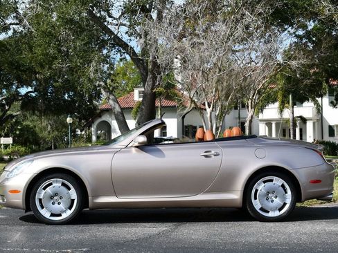 Used 2005 Lexus SC 430 Convertible image 3