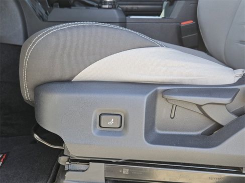 Used 2024 Toyota Tacoma TRD Sport image 19