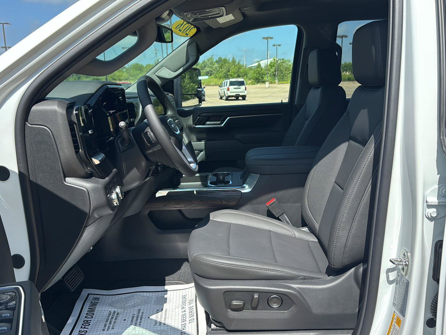 New 2026 GMC Sierra 2500 SLT w/ Max Trailering Package AWD/4WD image 2