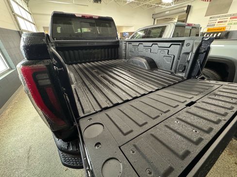 New 2026 GMC Sierra 2500 AT4 w/ AT4 Premium Plus Package AWD/4WD image 8
