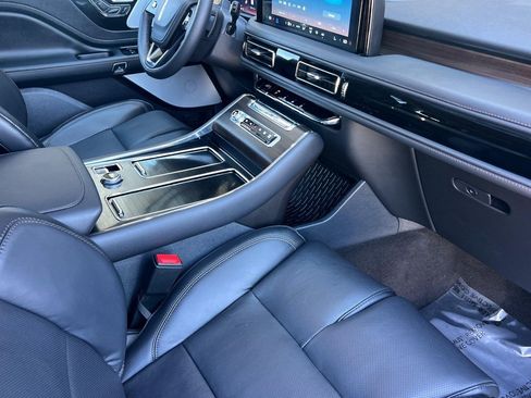 Used 2026 Lincoln Aviator Reserve AWD/4WD image 33