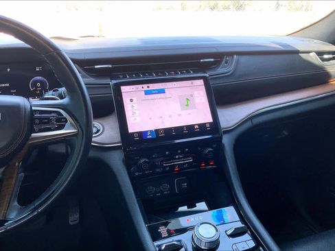 Used 2022 Jeep Grand Cherokee L Summit w/ Luxury Tech Group V image 7