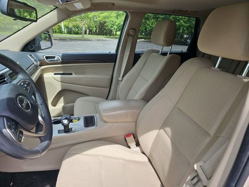 Used 2014 Jeep Grand Cherokee Laredo w/ Security & Convenience Group AWD/4WD image 19