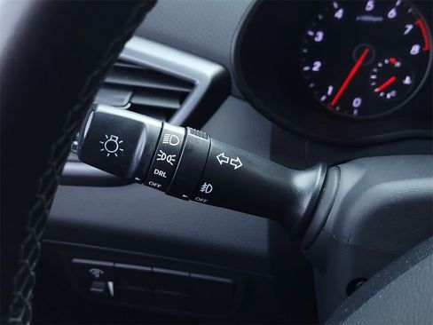 Used 2016 Hyundai Veloster Turbo image 21