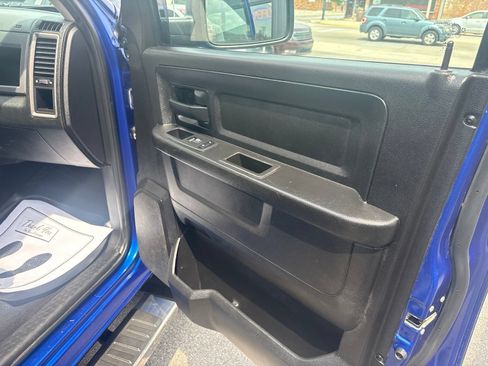 Used 2019 RAM 1500 Express w/ Express Value Package AWD/4WD image 18